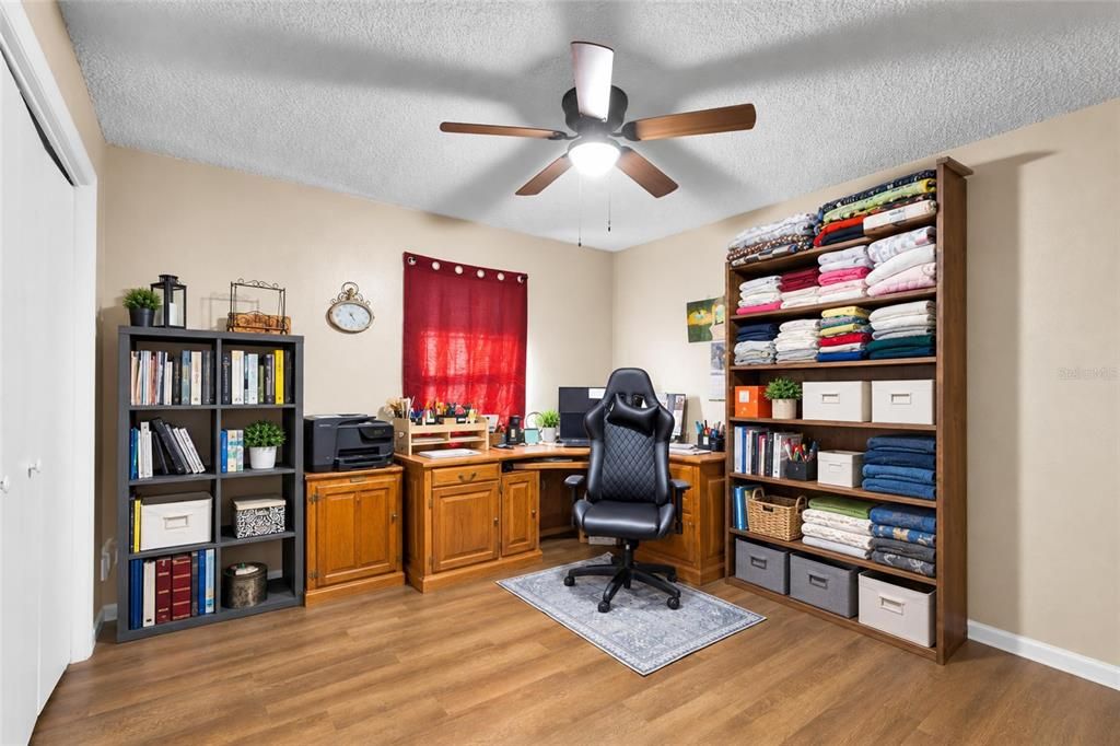 For Sale: $240,000 (3 beds, 2 baths, 1517 Square Feet)