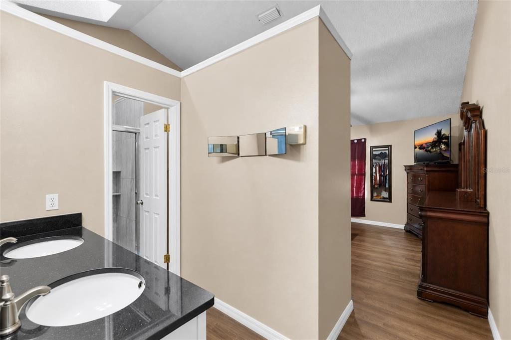 For Sale: $240,000 (3 beds, 2 baths, 1517 Square Feet)