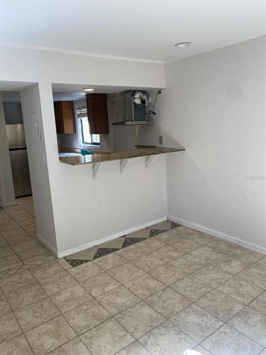 На продажу: $125,000 (2 спален, 1 ванн, 1012 Квадратных фут)