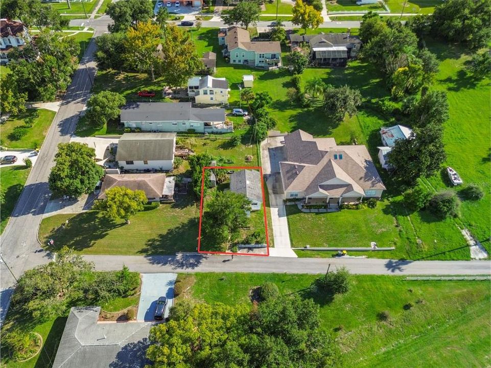 For Sale: $300,000 (2 beds, 1 baths, 801 Square Feet)