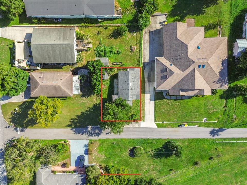 For Sale: $300,000 (2 beds, 1 baths, 801 Square Feet)