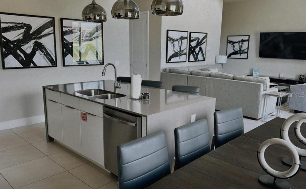 For Rent: $3,500 (5 beds, 4 baths, 2630 Square Feet)