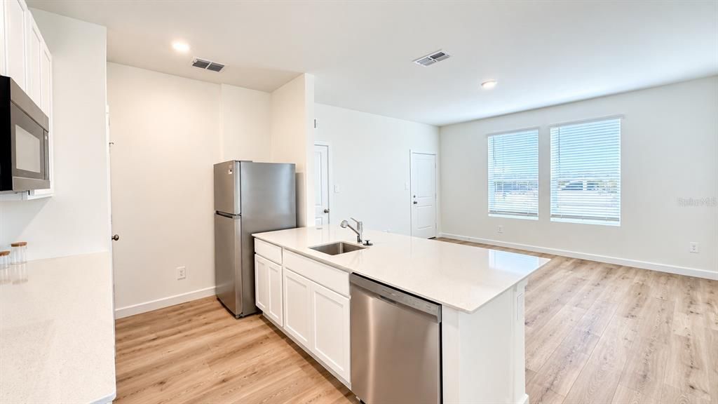 For Rent: $2,450 (4 beds, 3 baths, 2366 Square Feet)