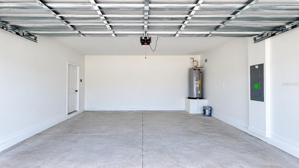 For Rent: $2,450 (4 beds, 3 baths, 2366 Square Feet)