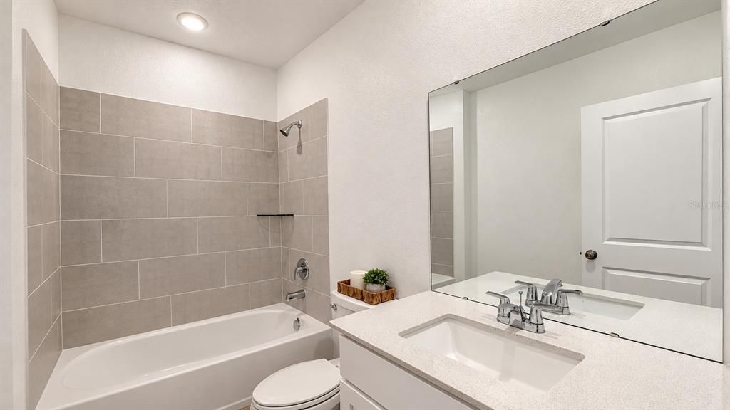 For Rent: $2,450 (4 beds, 3 baths, 2366 Square Feet)