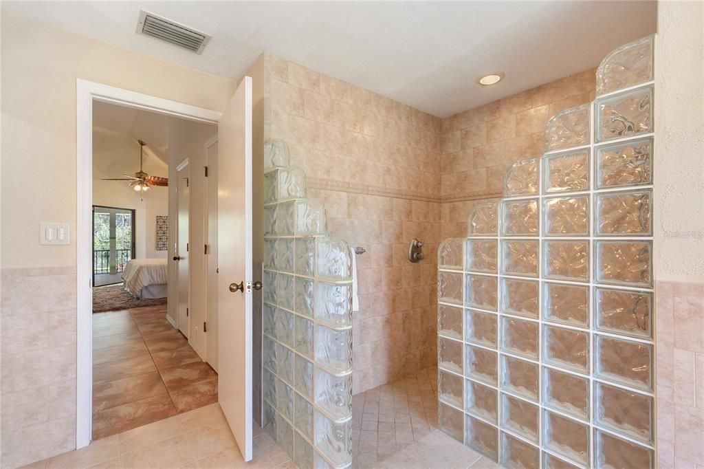 For Sale: $925,000 (4 beds, 2 baths, 2756 Square Feet)