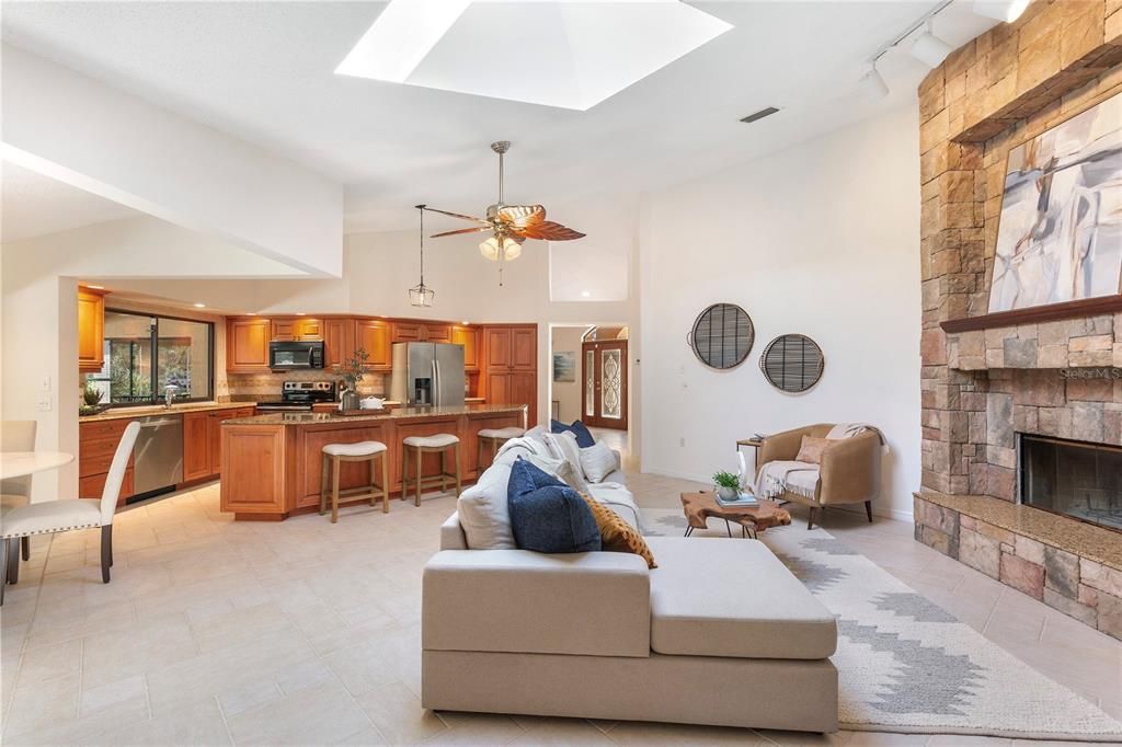 For Sale: $925,000 (4 beds, 2 baths, 2756 Square Feet)