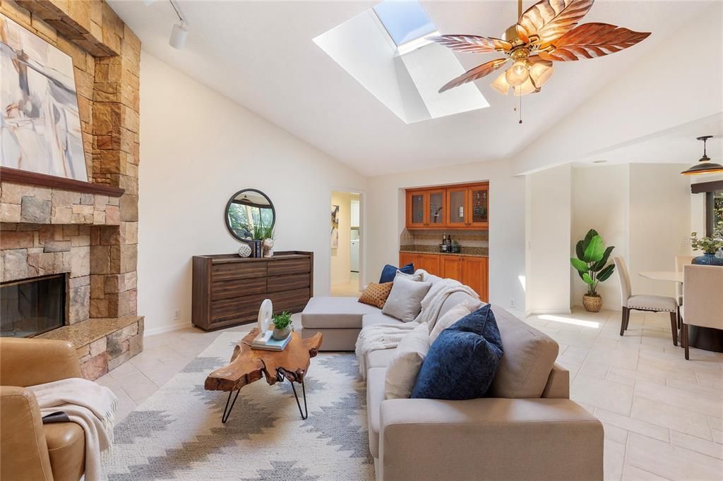 For Sale: $925,000 (4 beds, 2 baths, 2756 Square Feet)