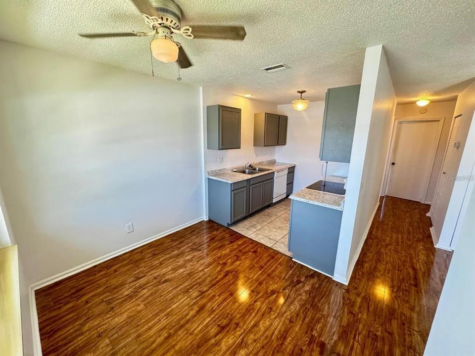 For Rent: $1,500 (2 beds, 1 baths, 784 Square Feet)