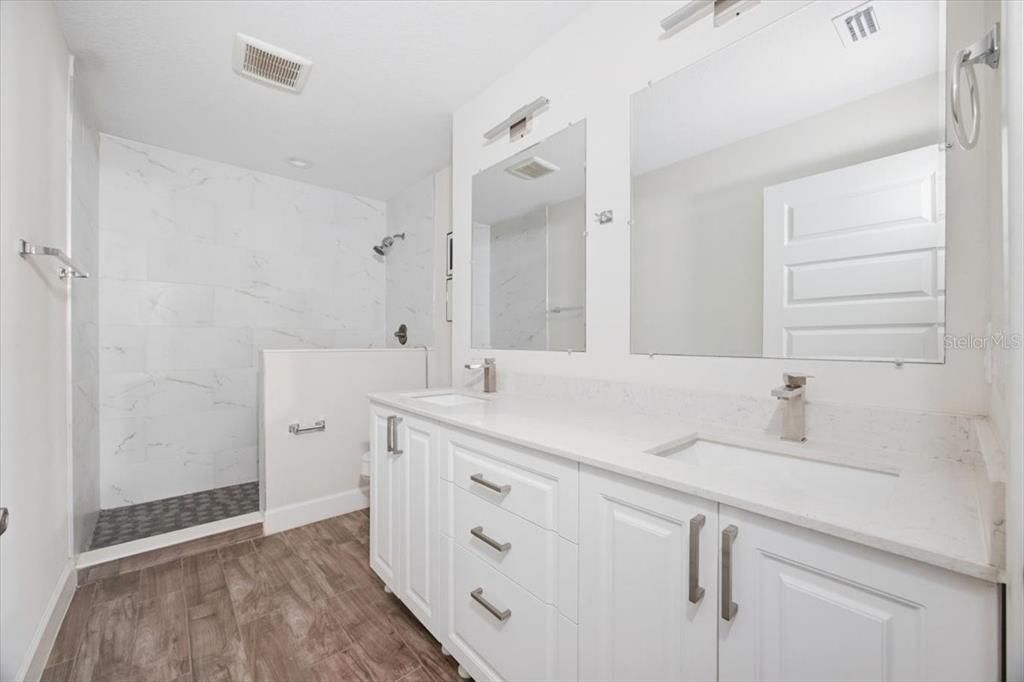 En Venta: $325,000 (4 camas, 2 baños, 1650 Pies cuadrados)