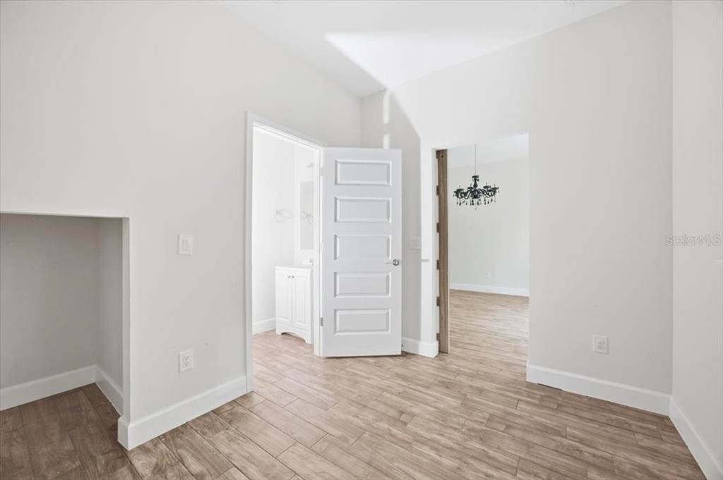 En Venta: $325,000 (4 camas, 2 baños, 1650 Pies cuadrados)