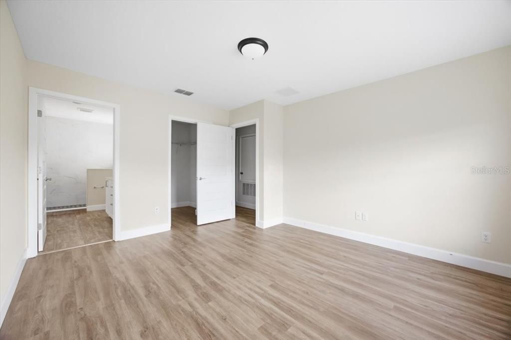 En Venta: $325,000 (4 camas, 2 baños, 1650 Pies cuadrados)