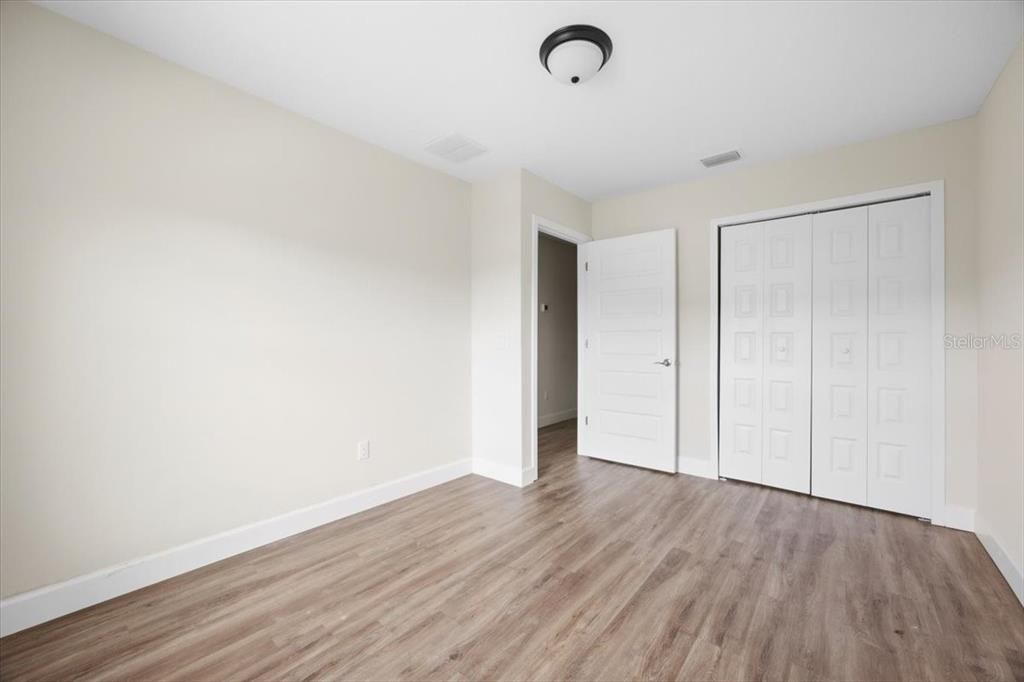 En Venta: $325,000 (4 camas, 2 baños, 1650 Pies cuadrados)
