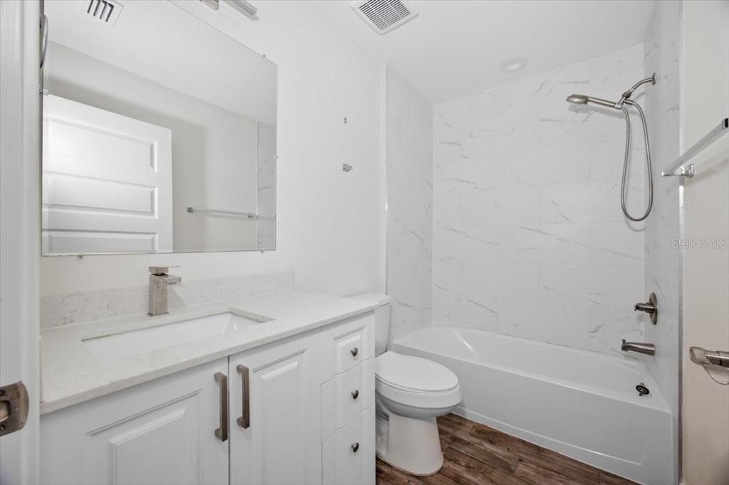 En Venta: $325,000 (4 camas, 2 baños, 1650 Pies cuadrados)