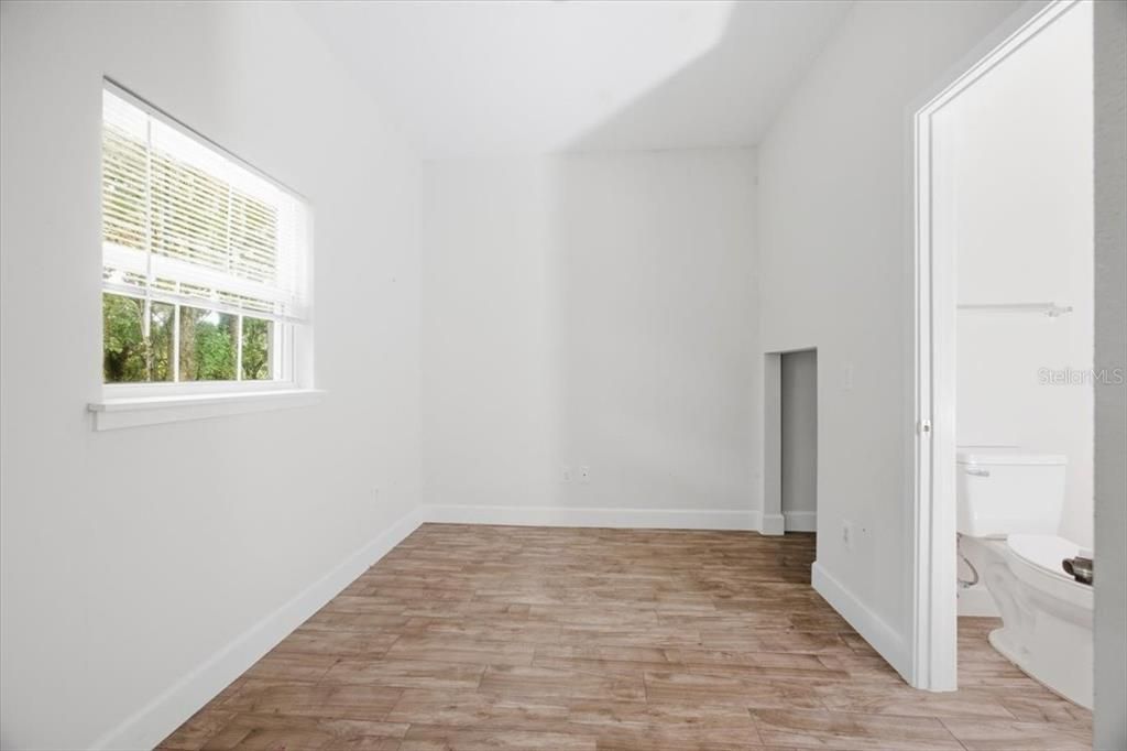En Venta: $325,000 (4 camas, 2 baños, 1650 Pies cuadrados)