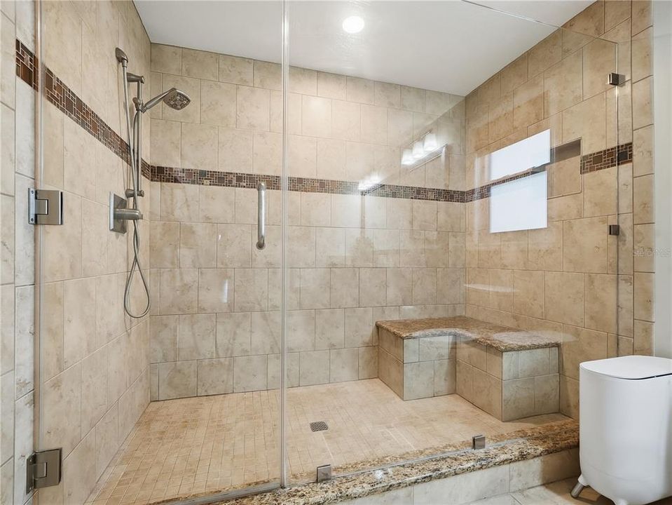 En Venta: $800,000 (3 camas, 3 baños, 2264 Pies cuadrados)