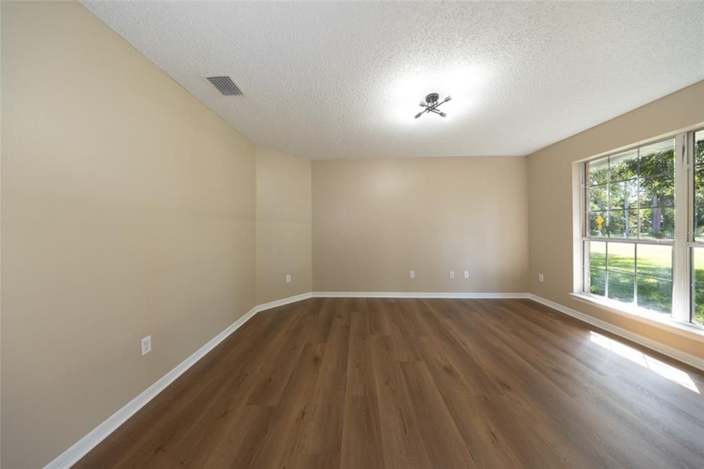 En Venta: $379,900 (4 camas, 2 baños, 2580 Pies cuadrados)