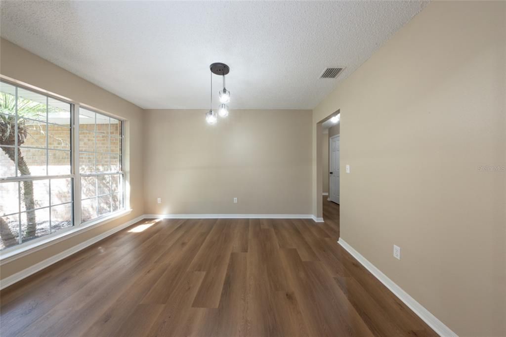 En Venta: $379,900 (4 camas, 2 baños, 2580 Pies cuadrados)