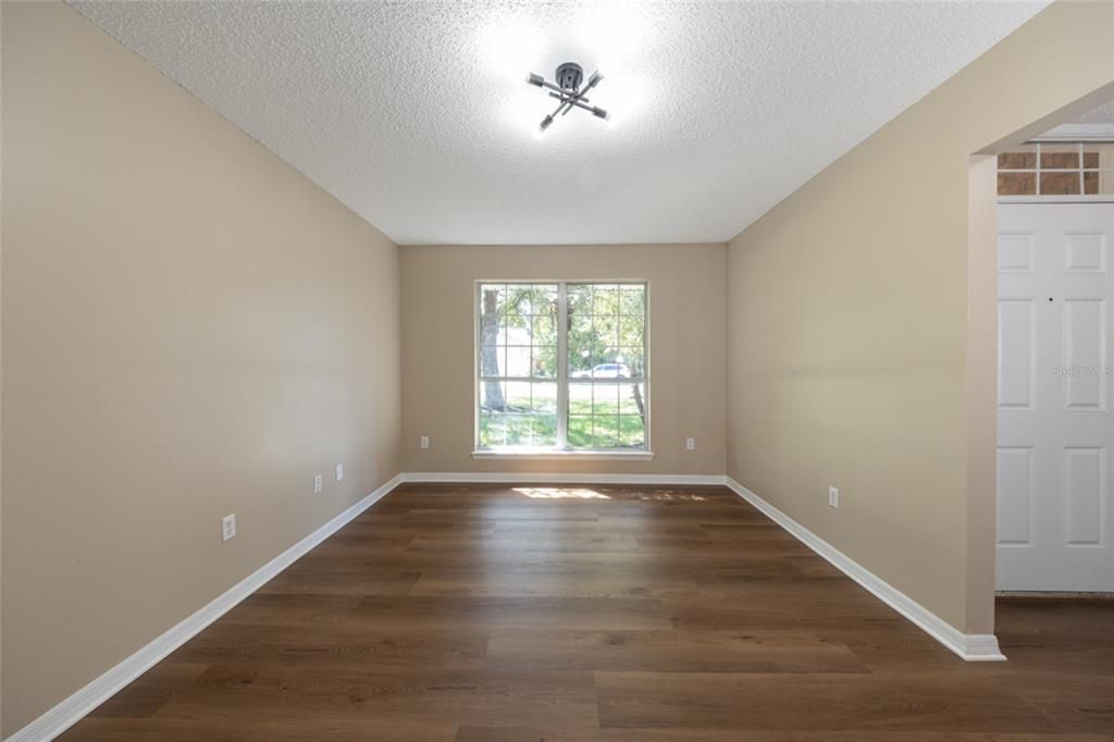 En Venta: $379,900 (4 camas, 2 baños, 2580 Pies cuadrados)