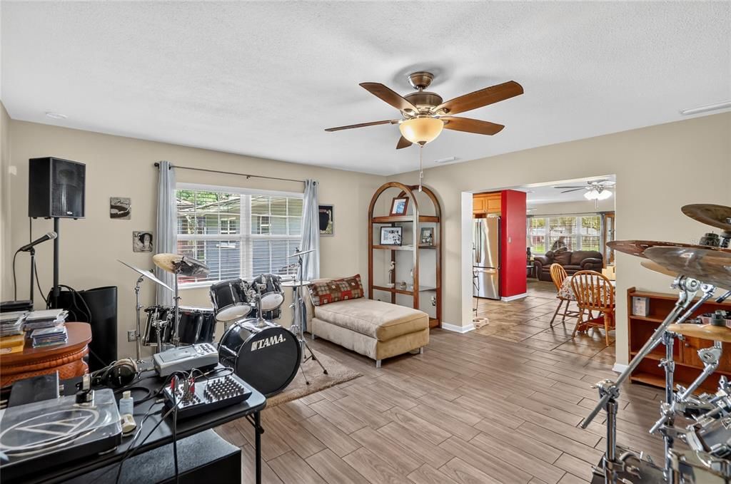 For Sale: $934,900 (3 beds, 2 baths, 1788 Square Feet)