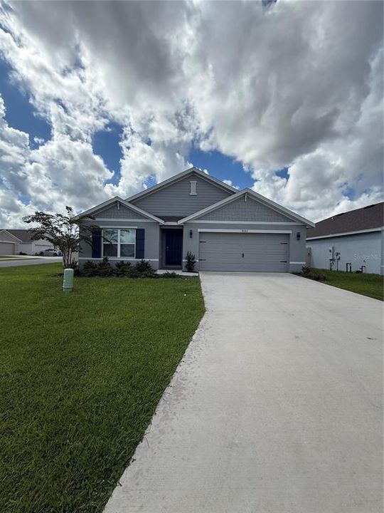 For Rent: $2,100 (4 beds, 2 baths, 1827 Square Feet)
