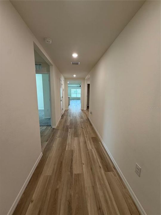 For Rent: $2,100 (4 beds, 2 baths, 1827 Square Feet)
