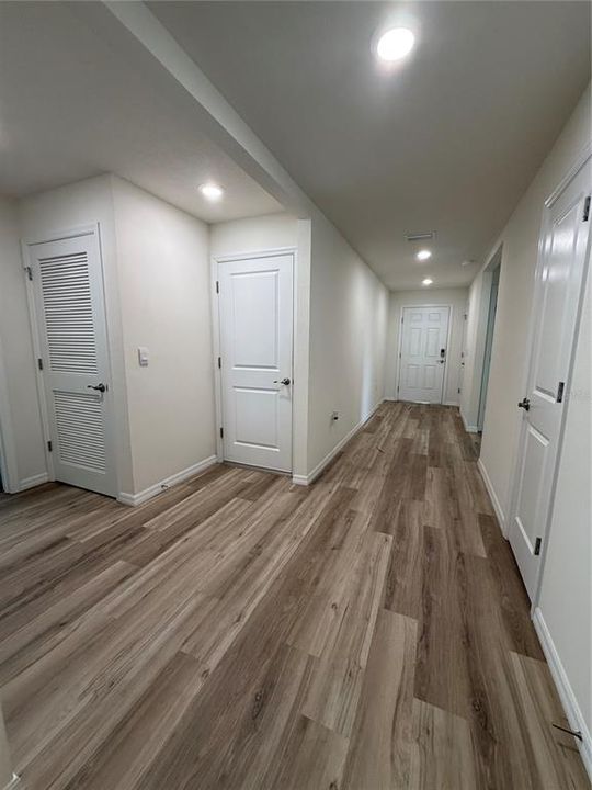 For Rent: $2,100 (4 beds, 2 baths, 1827 Square Feet)