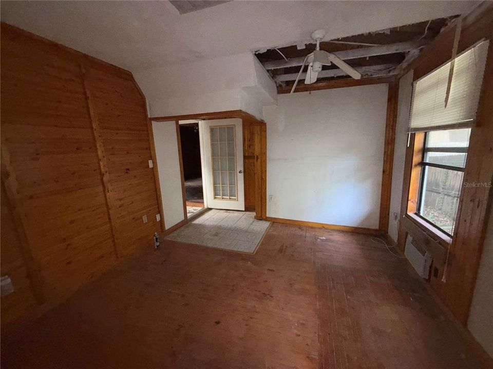 На продажу: $205,000 (3 спален, 2 ванн, 921 Квадратных фут)
