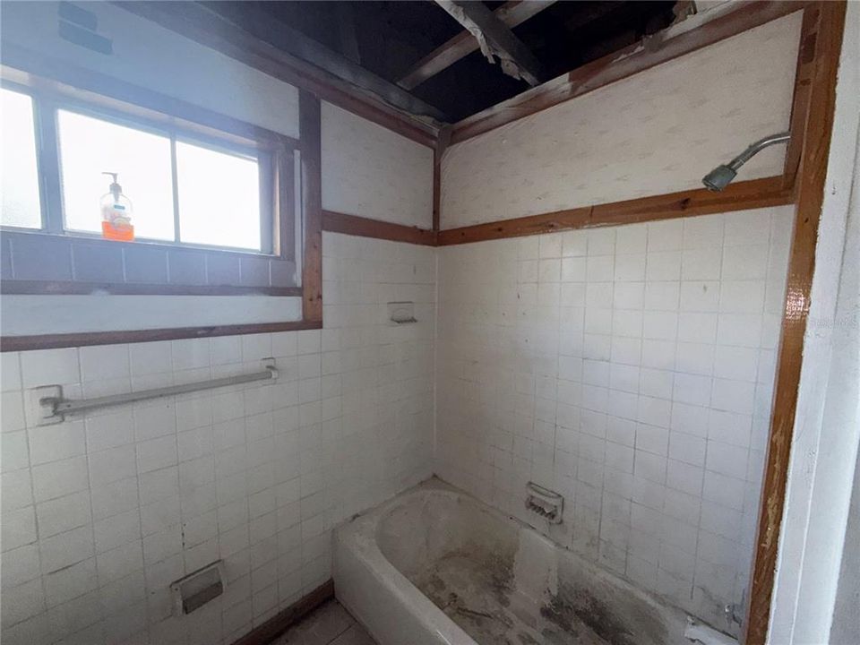 На продажу: $205,000 (3 спален, 2 ванн, 921 Квадратных фут)