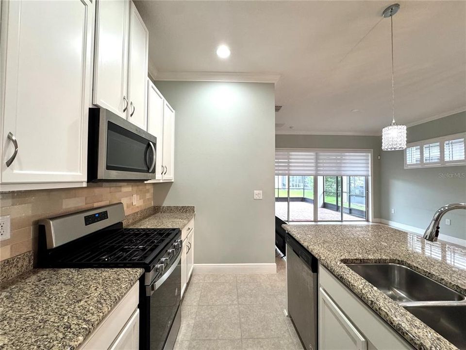 В аренду: $2,099 (2 спален, 2 ванн, 1464 Квадратных фут)