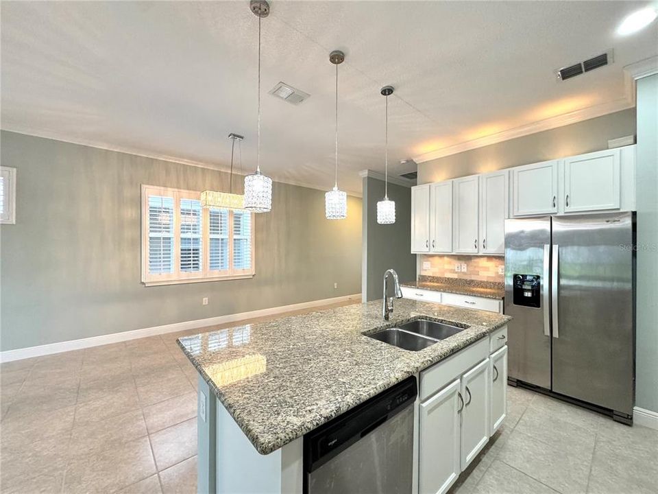 В аренду: $2,099 (2 спален, 2 ванн, 1464 Квадратных фут)