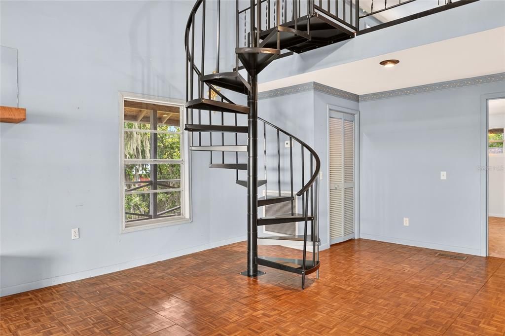 For Sale: $499,900 (4 beds, 3 baths, 1856 Square Feet)