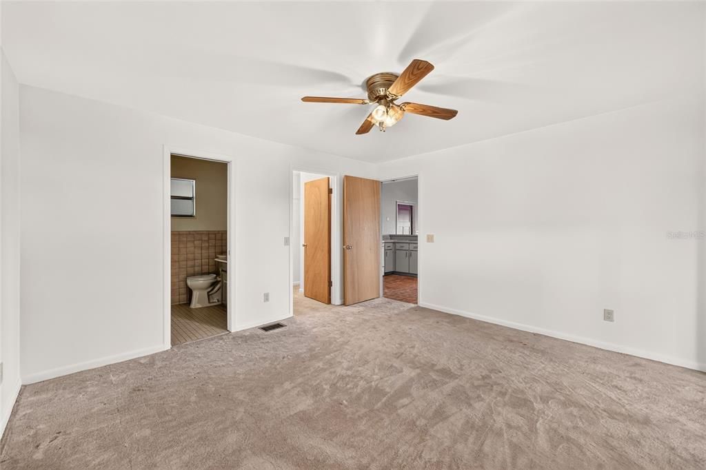 For Sale: $499,900 (4 beds, 3 baths, 1856 Square Feet)