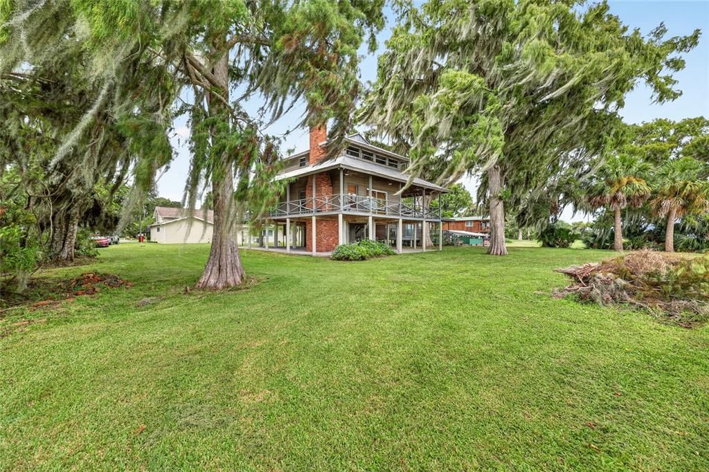 For Sale: $499,900 (4 beds, 3 baths, 1856 Square Feet)