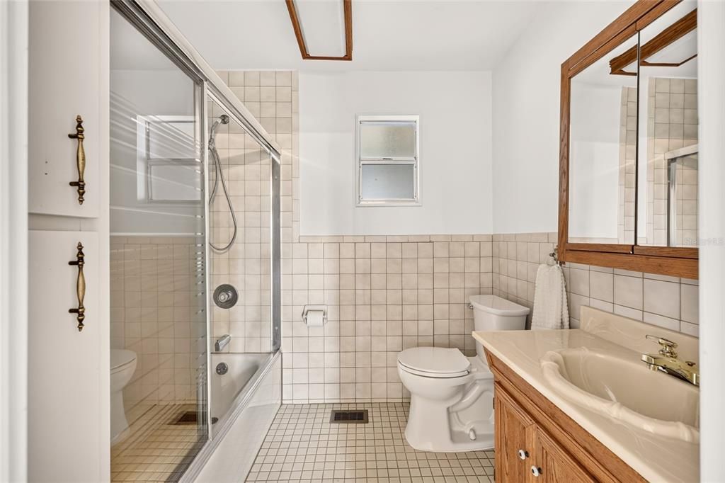 For Sale: $499,900 (4 beds, 3 baths, 1856 Square Feet)