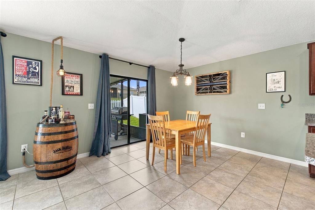 For Sale: $310,000 (4 beds, 2 baths, 1918 Square Feet)