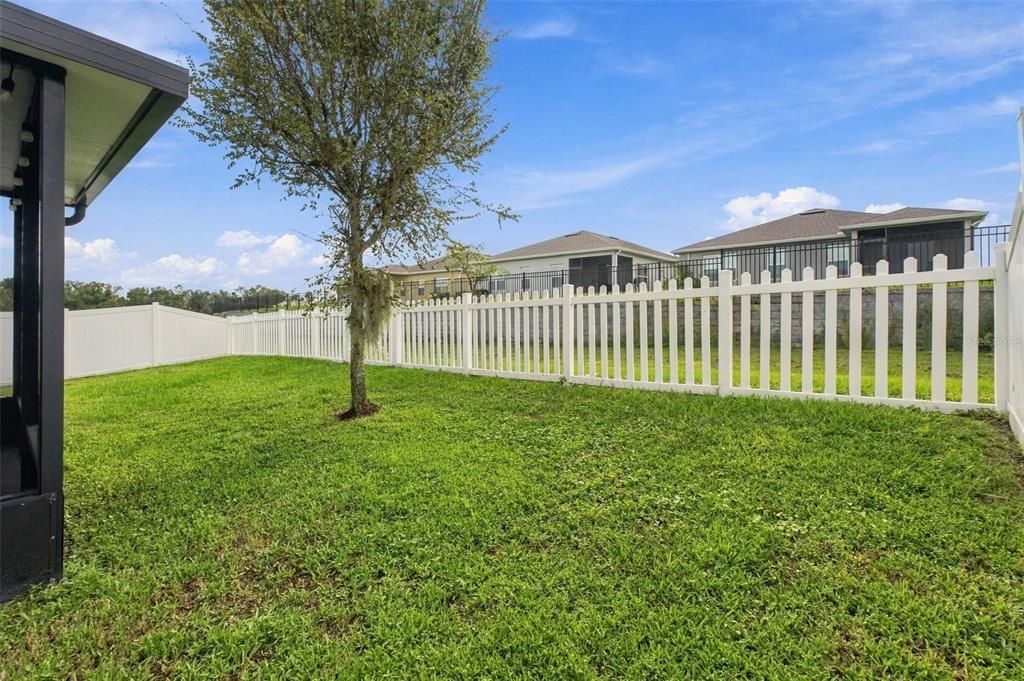 For Sale: $310,000 (4 beds, 2 baths, 1918 Square Feet)