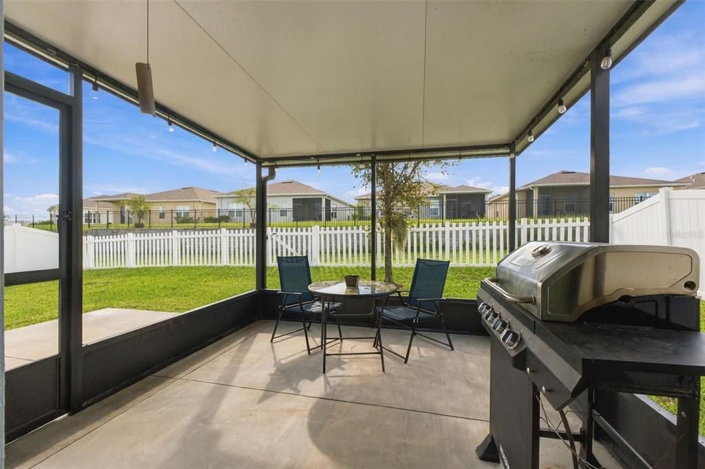 For Sale: $310,000 (4 beds, 2 baths, 1918 Square Feet)