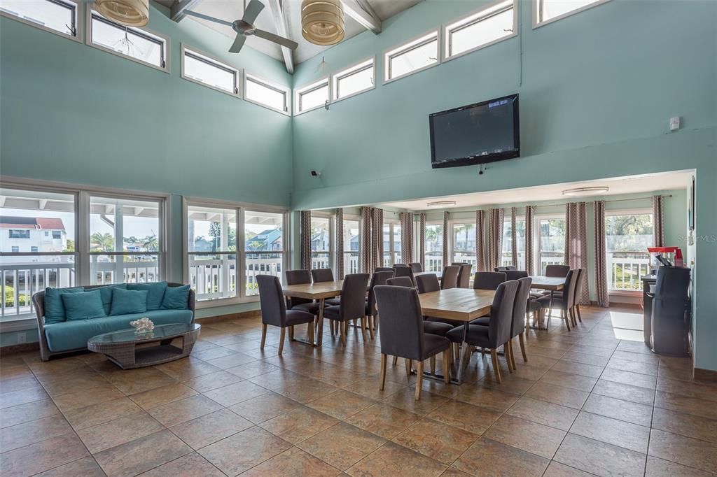 For Rent: $2,750 (2 beds, 2 baths, 1811 Square Feet)
