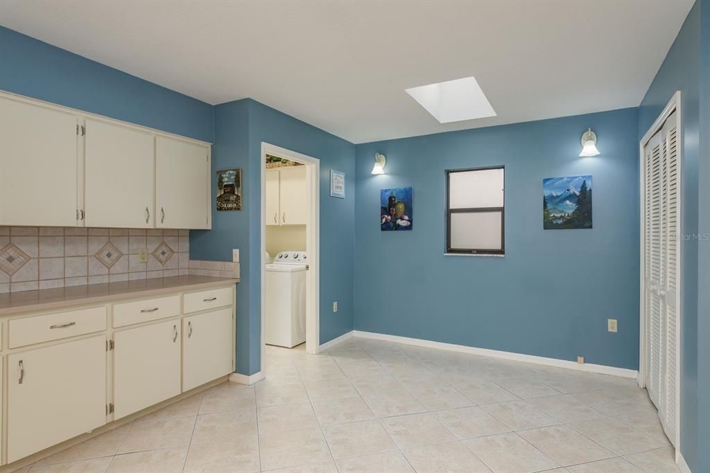 For Rent: $2,750 (2 beds, 2 baths, 1811 Square Feet)