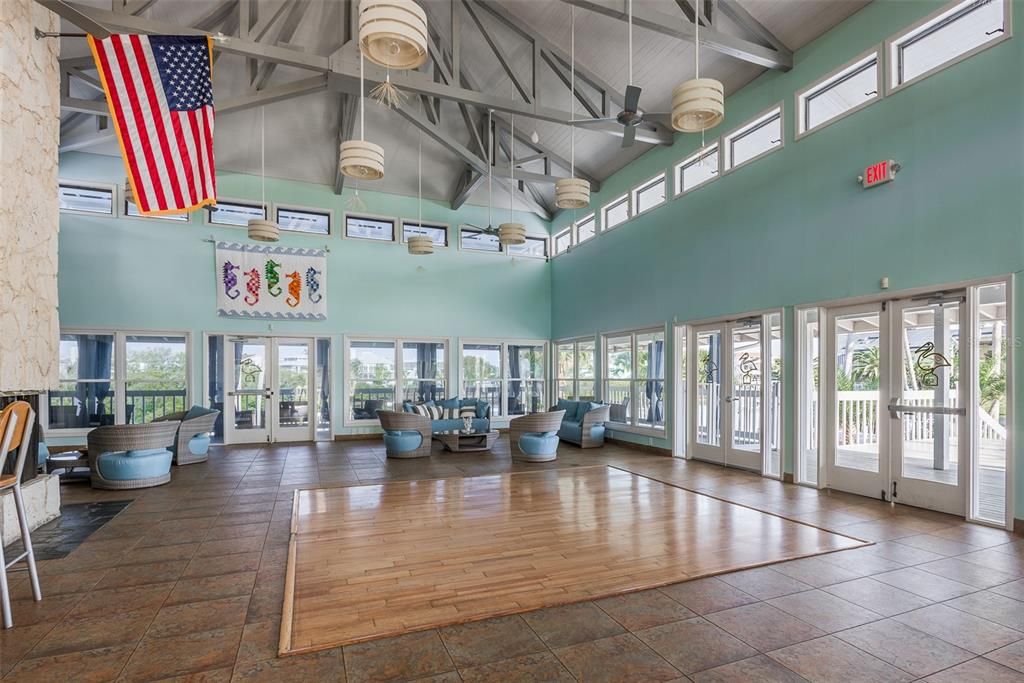 For Rent: $2,750 (2 beds, 2 baths, 1811 Square Feet)