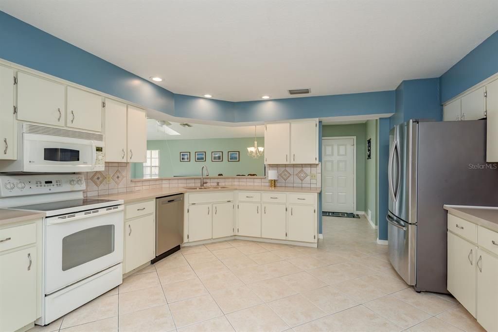For Rent: $2,750 (2 beds, 2 baths, 1811 Square Feet)