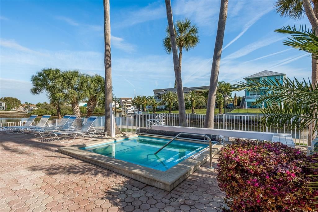 For Rent: $2,750 (2 beds, 2 baths, 1811 Square Feet)