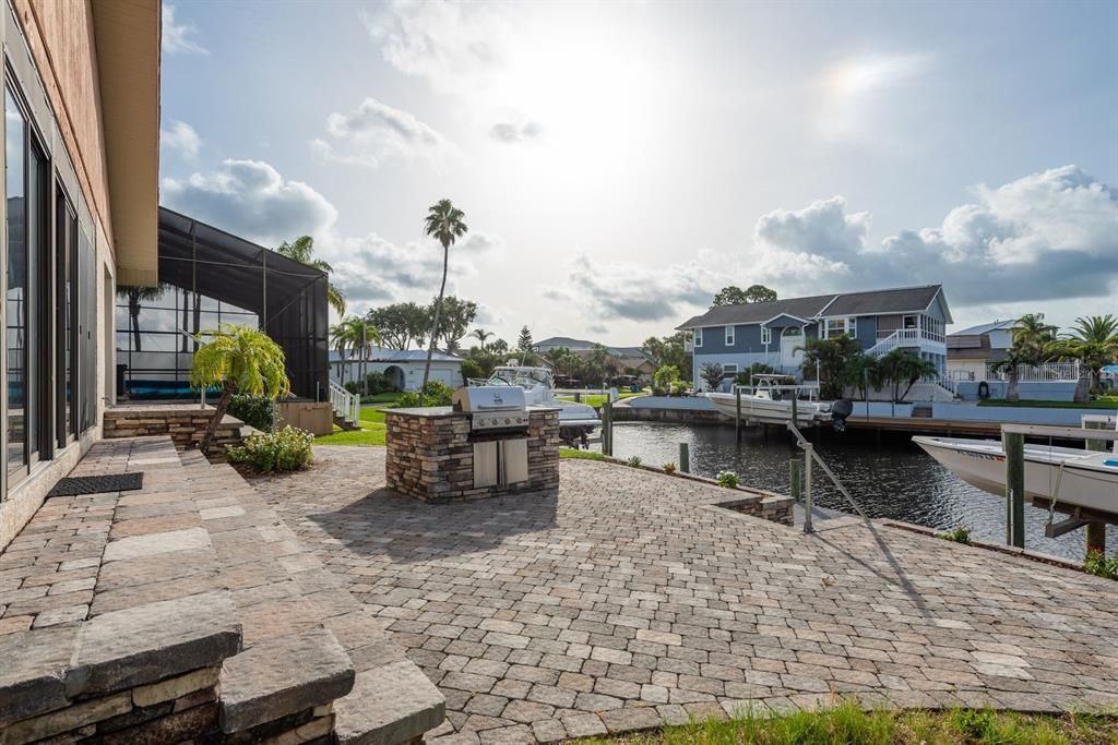 For Rent: $2,750 (2 beds, 2 baths, 1811 Square Feet)
