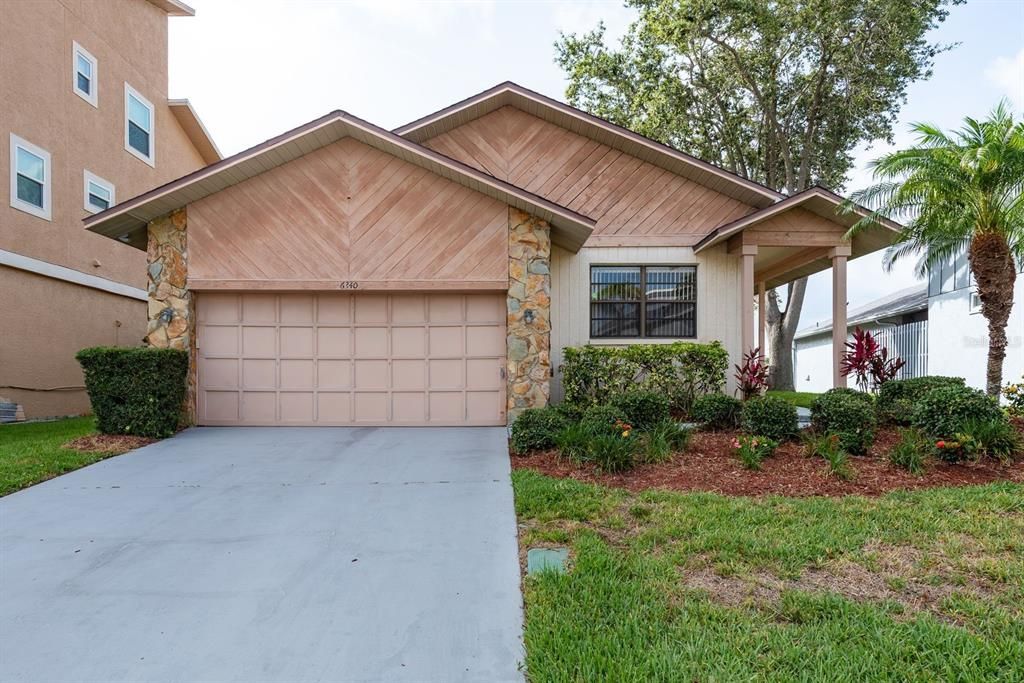 For Rent: $2,750 (2 beds, 2 baths, 1811 Square Feet)