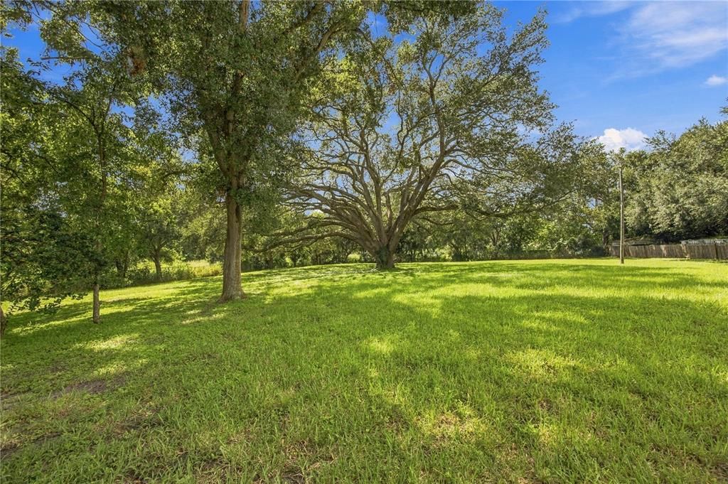 For Sale: $145,000 (2 beds, 2 baths, 886 Square Feet)