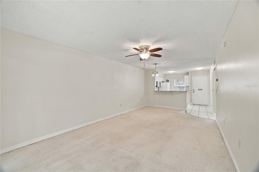 For Sale: $145,000 (2 beds, 2 baths, 886 Square Feet)