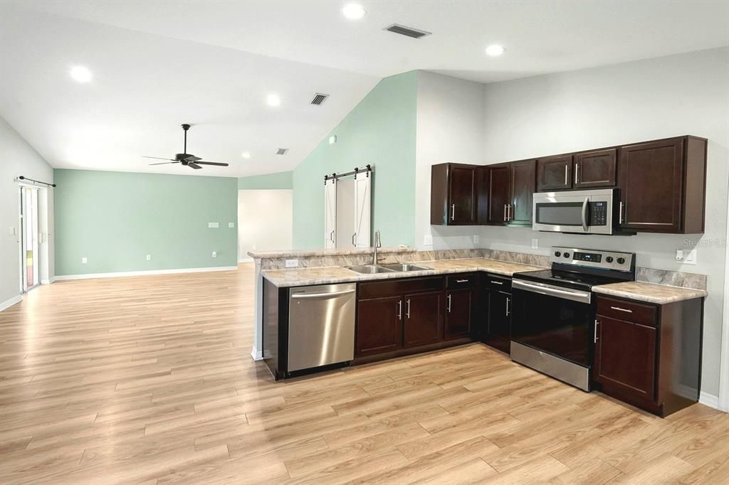 En Venta: $339,900 (3 camas, 2 baños, 1532 Pies cuadrados)
