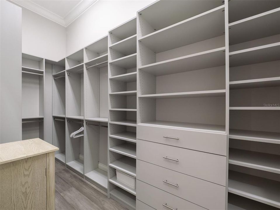 En Venta: $1,600,000 (3 camas, 3 baños, 2690 Pies cuadrados)