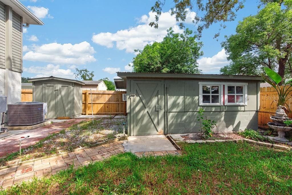 For Sale: $565,000 (5 beds, 3 baths, 2960 Square Feet)